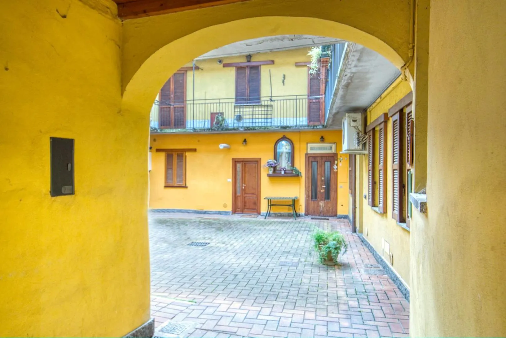 Apartment Caseospitali - Casa Andrea, Accoglienza In Corte Storica Per 3 Persone Cernusco Sul Naviglio